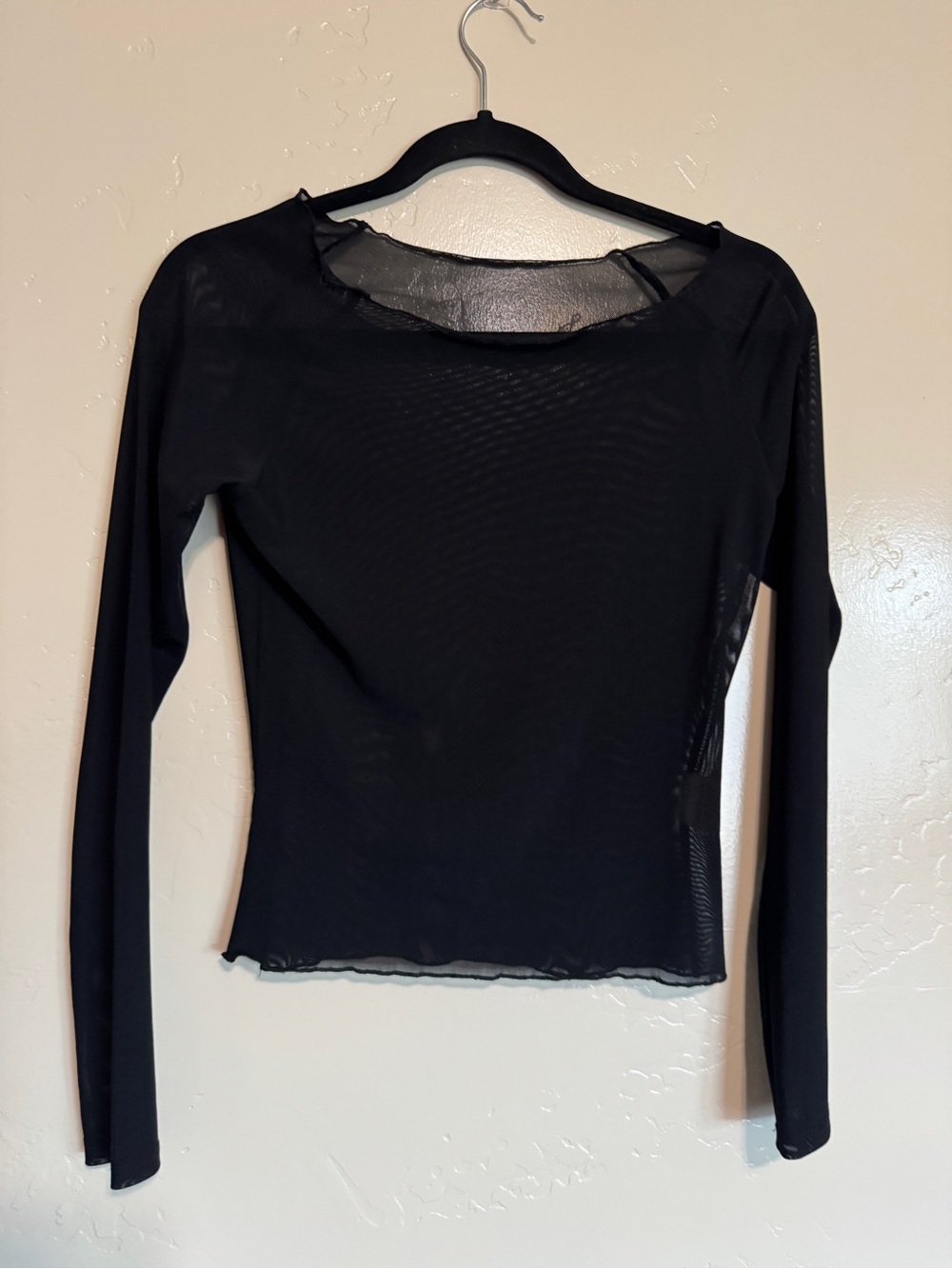 Women’s Black Sheer Long-Sleeve Mesh Top